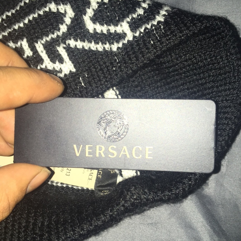 Versace hat - Picture 3 of 4
